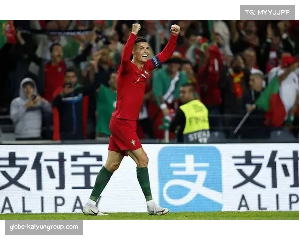 日本队长南开史红牌下场 球队仍2比1胜葡萄牙